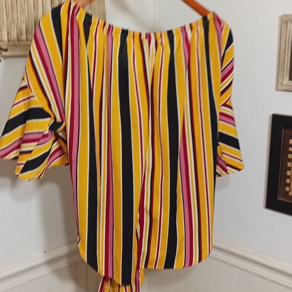 🟢4/$15🟢 4oz (A4) umgee tie waist blouse - Picture 5 of 5